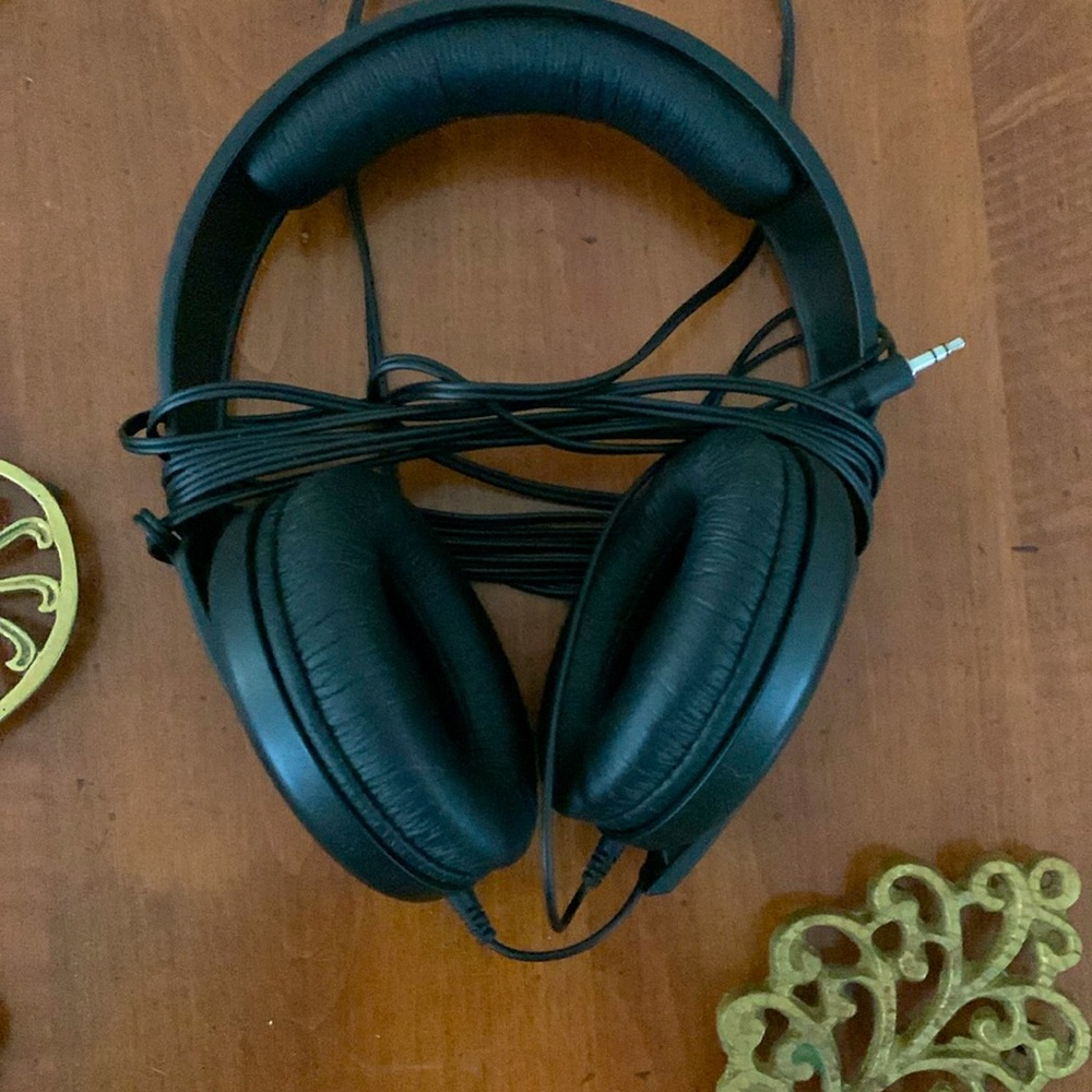 Sennheiser | HD 202 Over-Ear DJ Headphones